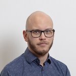 Porträt von Roland, der seine Flächenheizung selbst eingebaut hat