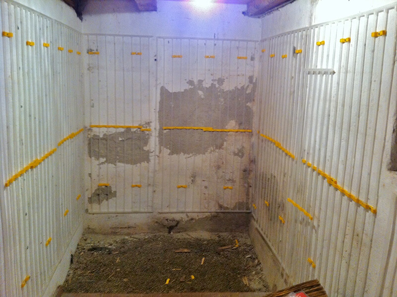 Wall tempering-moisture protection